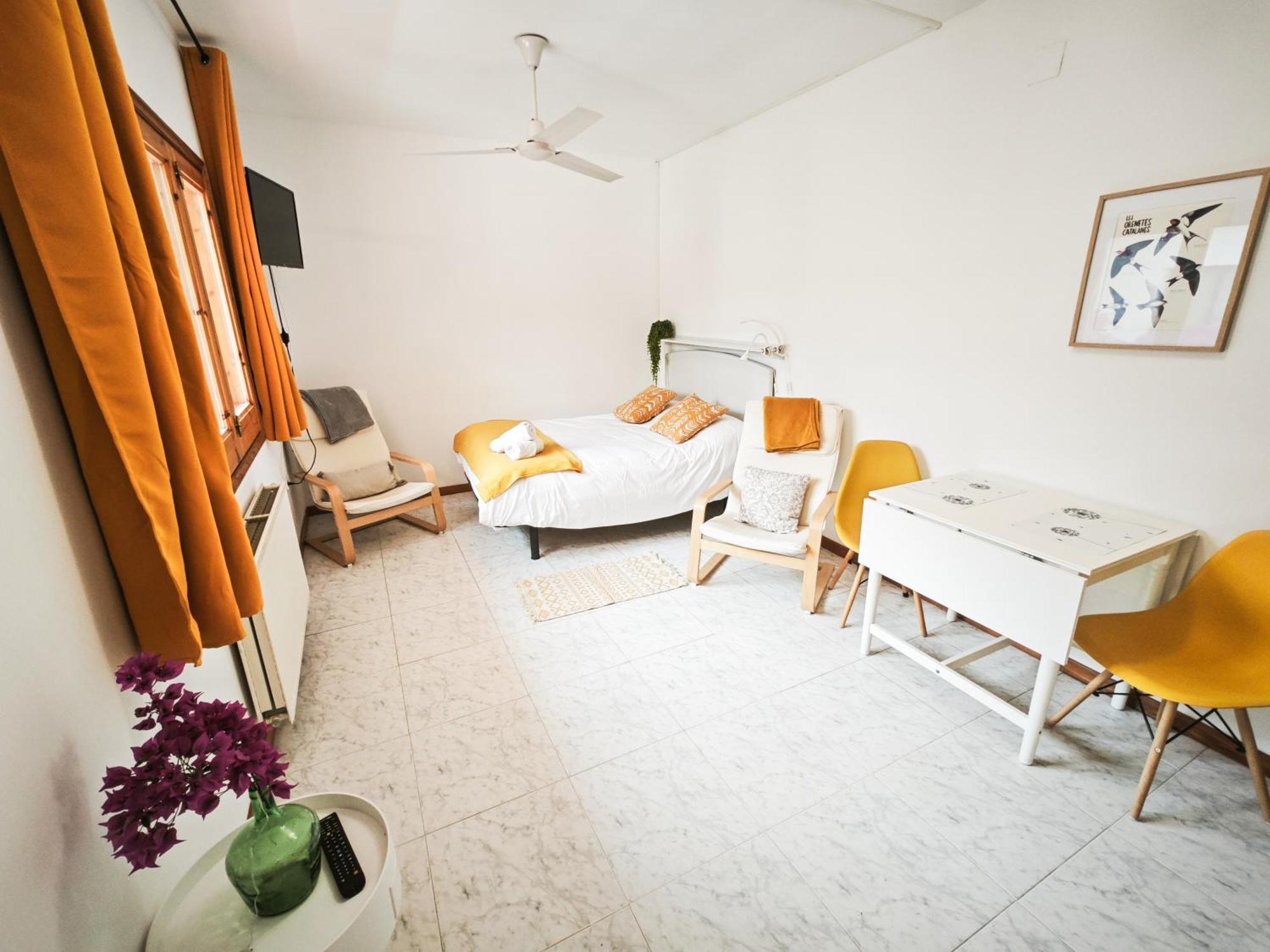 El Penell Estudi Mestral Apartment *